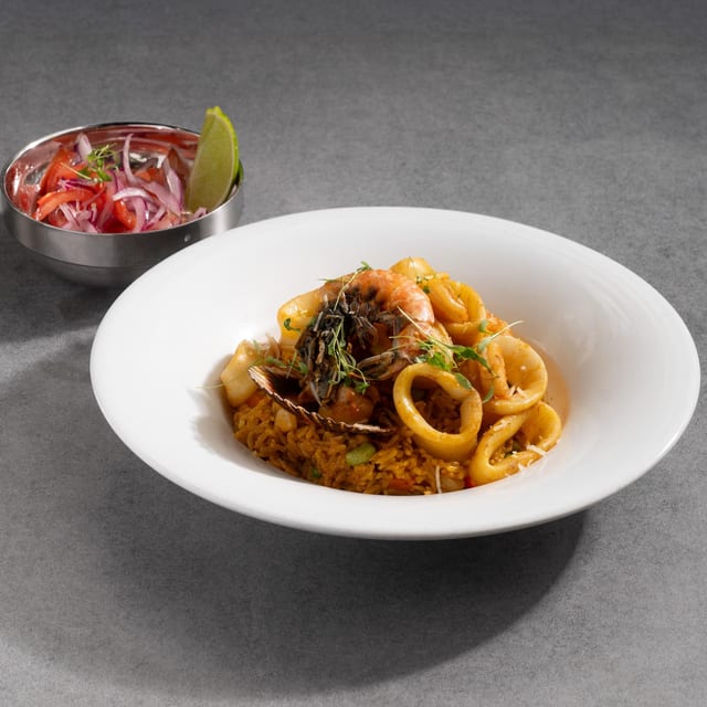 Lunch Arroz con Mariscos.